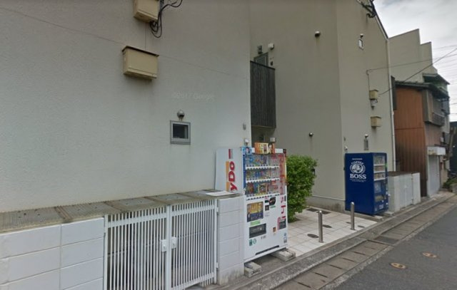 ウッドビレッジ1のエントランス