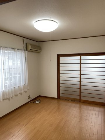 K2ハイツの洋室