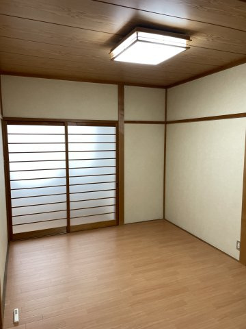 K2ハイツの洋室