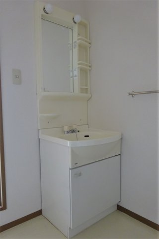 ピュアハウス絹の独立洗面台