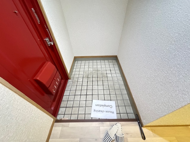 パインアベニューの玄関