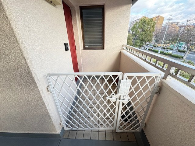 パインアベニューのエントランス