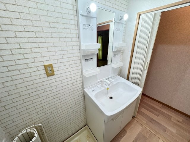 パインアベニューの独立洗面台