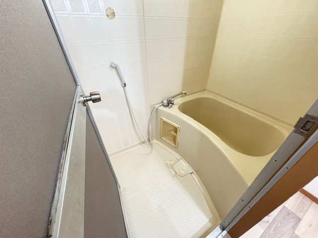 パインアベニューの浴室