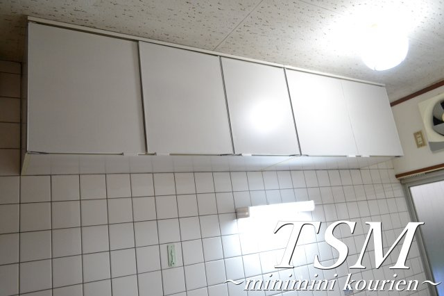 香里新町貸家のキッチン|キッチン収納