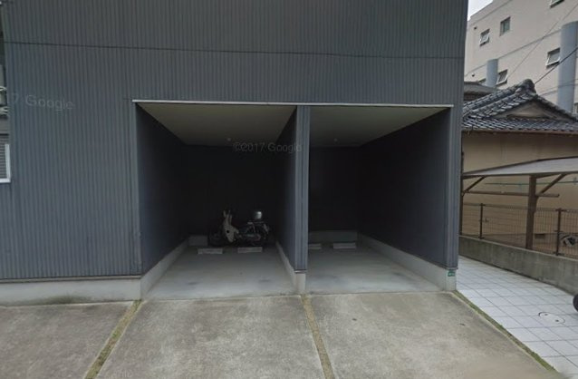 ボナール箱崎駅東の駐車場