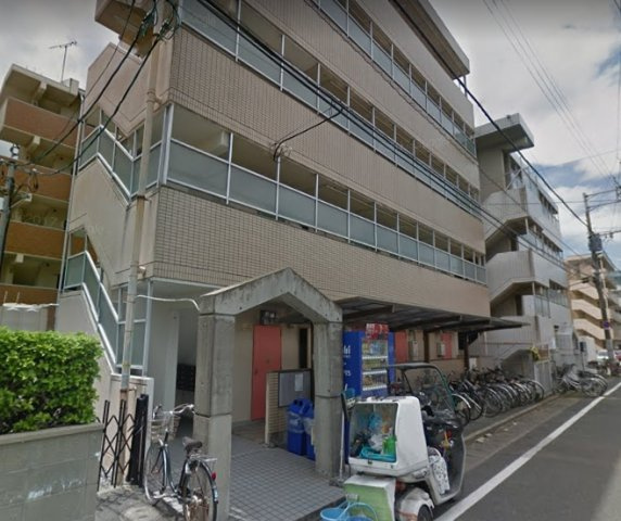 フォーサイト箱崎レナトゥスのエントランス