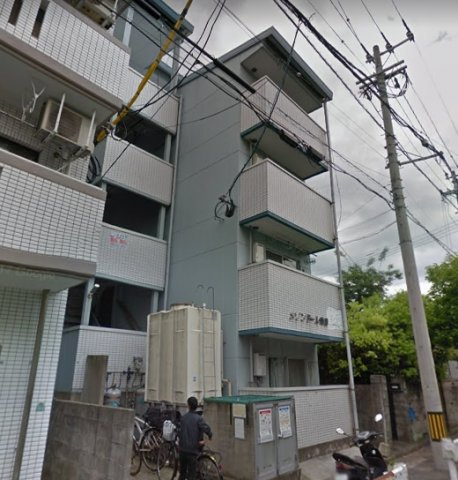 メゾンドール箱崎のエントランス