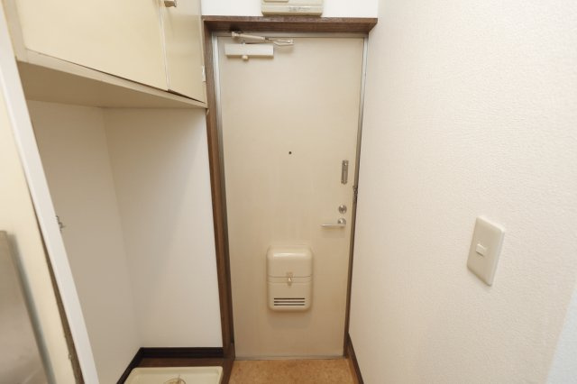 MTハウス小岩の玄関