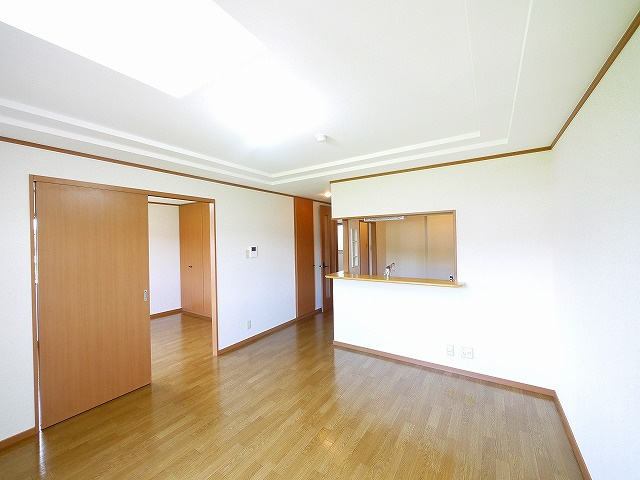 ＣＡＳＡ　ＡＬ　ＤＥＮＴＥ（カーサアルデンテ）の居間・リビング