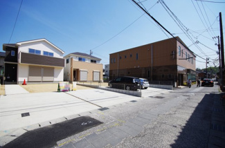 【前面道路含む現地写真】 | 1号棟　前面道路含む現地（2018年04月）撮影