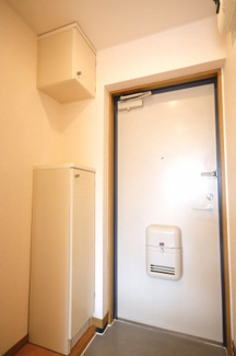 【玄関】 | サンコート緑 | 同タイプ・別室となります。現況優先と致します。