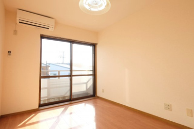 【居間・リビング】 | サンコート緑 | 同タイプの別室画像です　現況優先でご了承ください