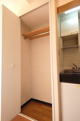 【収納】 | サンコート緑 | 同タイプの別室画像です　現況優先でご了承ください