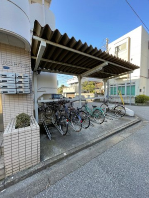 【その他共用部分】 | エスポア | 自転車置き場は屋根付きです