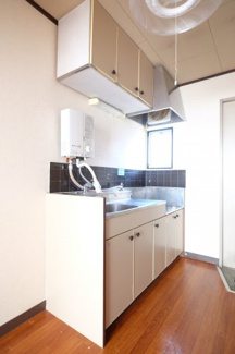 【キッチン】 | アシュール・レイ | ※同タイプ別室の画像です　現況優先でご了承ください