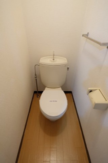 【トイレ】 | アシュール・レイ | ※同タイプ別室の画像です　現況優先でご了承ください