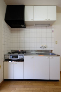 【キッチン】 | 穴川ハウス | キッチンと居室は分かれています