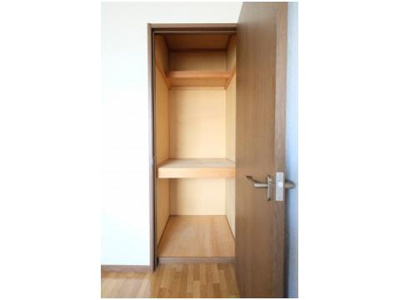 【収納】 | グランデュール吉野Ⅰ | 同タイプの別室の画像です　現況優先でご了承ください