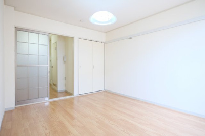 【寝室】 | クレール・ソノ | 同タイプ別室の画像です　現況優先でご了承ください