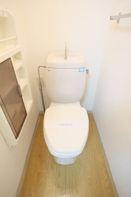 【トイレ】 | クレール・ソノ | 同タイプ別室の画像です　現況優先でご了承ください