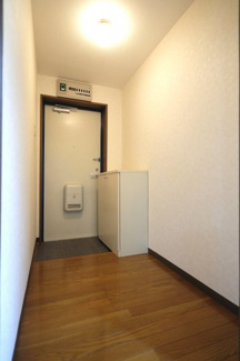 【玄関】 | ミラ轟 | 同タイプの別室画像です　現況優先でご了承ください