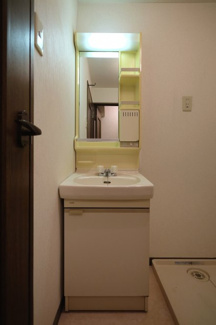 【独立洗面台】 | ミラ轟 | 同タイプの別室画像です　現況優先でご了承ください