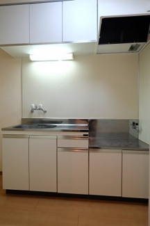 【キッチン】 | コーポアルタⅢ | 同タイプ別室、現況優先と致します。2口ガスコンロ設置予定です