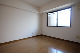 【洋室】 | メゾン古奈 | 同タイプ別室、現況優先とします