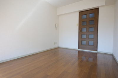 【居間・リビング】 | ミラ轟 | 同タイプ・別室となります。現況優先と致します。