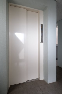 【エントランス】 | ミラ汐見丘 | エレベーター付きです