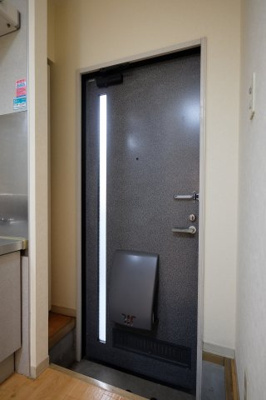 【玄関】 | ミラ穴川 | 同タイプの別室画像です　現況優先でご了承ください