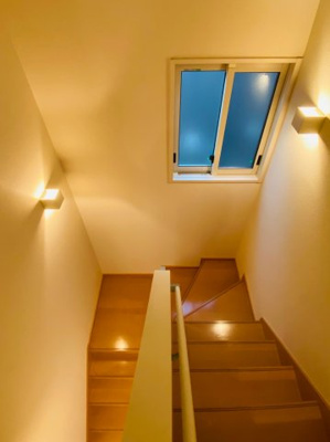 【その他共用部分】 | リージェント・ハウスＢ棟 | 昇降し易い設計の階段です