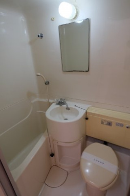 【洗面所】 | 高橋ハイツ | 同タイプの別室画像です　現状優先でご了承ください