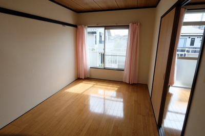 【寝室】 | コーポｆ | 202号室の画像です　現況優先でご了承ください