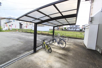 【その他共用部分】 | グランドゥールⅠ | 駐輪場です