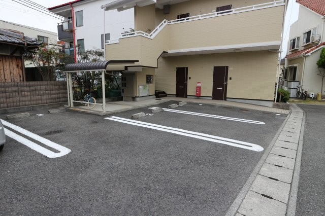 ファウンテンヒルⅡの駐車場