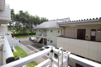 【展望】 | 建物まで距離があり日差しが差し込みます