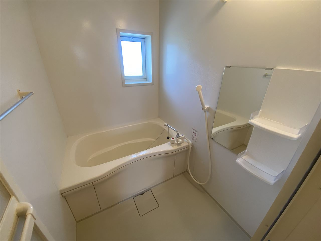 シャーメゾン高屋　Aの浴室