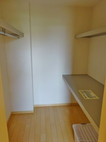 サニーハイツ勝谷の収納