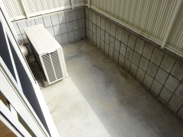 サニーハイツ勝谷の庭