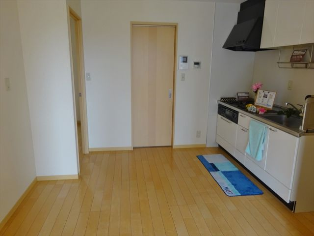 サニーハイツ勝谷の居間・リビング