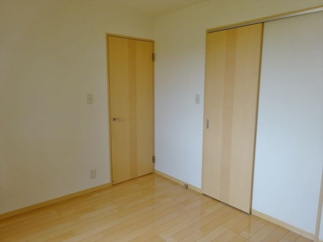 サニーハイツ勝谷の洋室