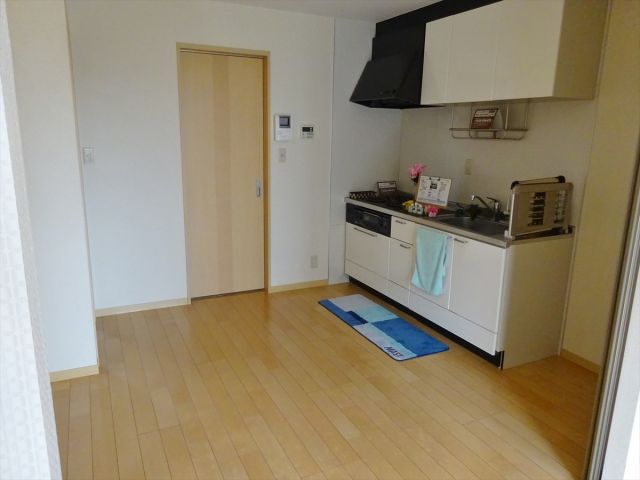 サニーハイツ勝谷の居間・リビング