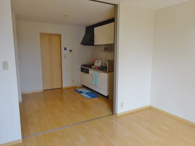 サニーハイツ勝谷の居間・リビング