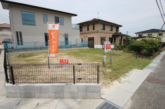 【外観】 | 2019年7月撮影、土地外観、歩道付近から