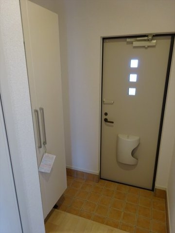 シャイニング・メゾンBの玄関