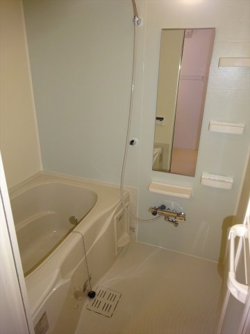 シャイニング・メゾンBの浴室