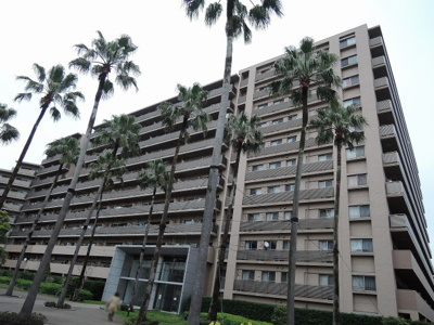 【外観】 | ヨコハマアイランドガーデン | ガーデニング等を楽しめる専用庭付。足音等階下の心配のない1階部分住居です♪