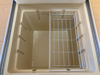 【収納】 | ソルテア日吉 | キッチンにある床下収納です！食品・日用品の保存に便利ですよね☆調味料などの買い置きにもぴったり♪